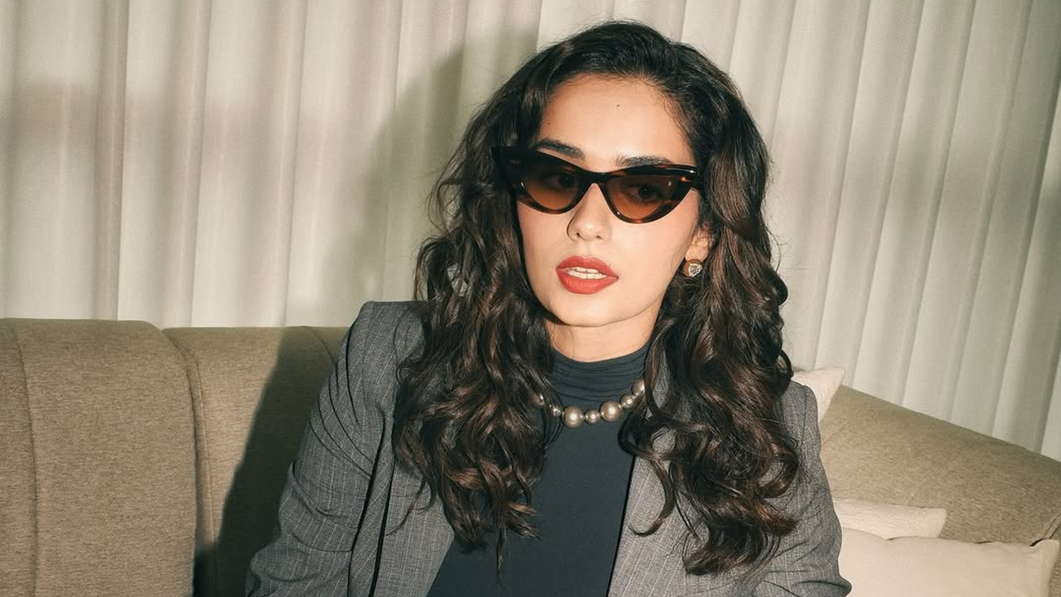 Should I Wear Pearls Every Day