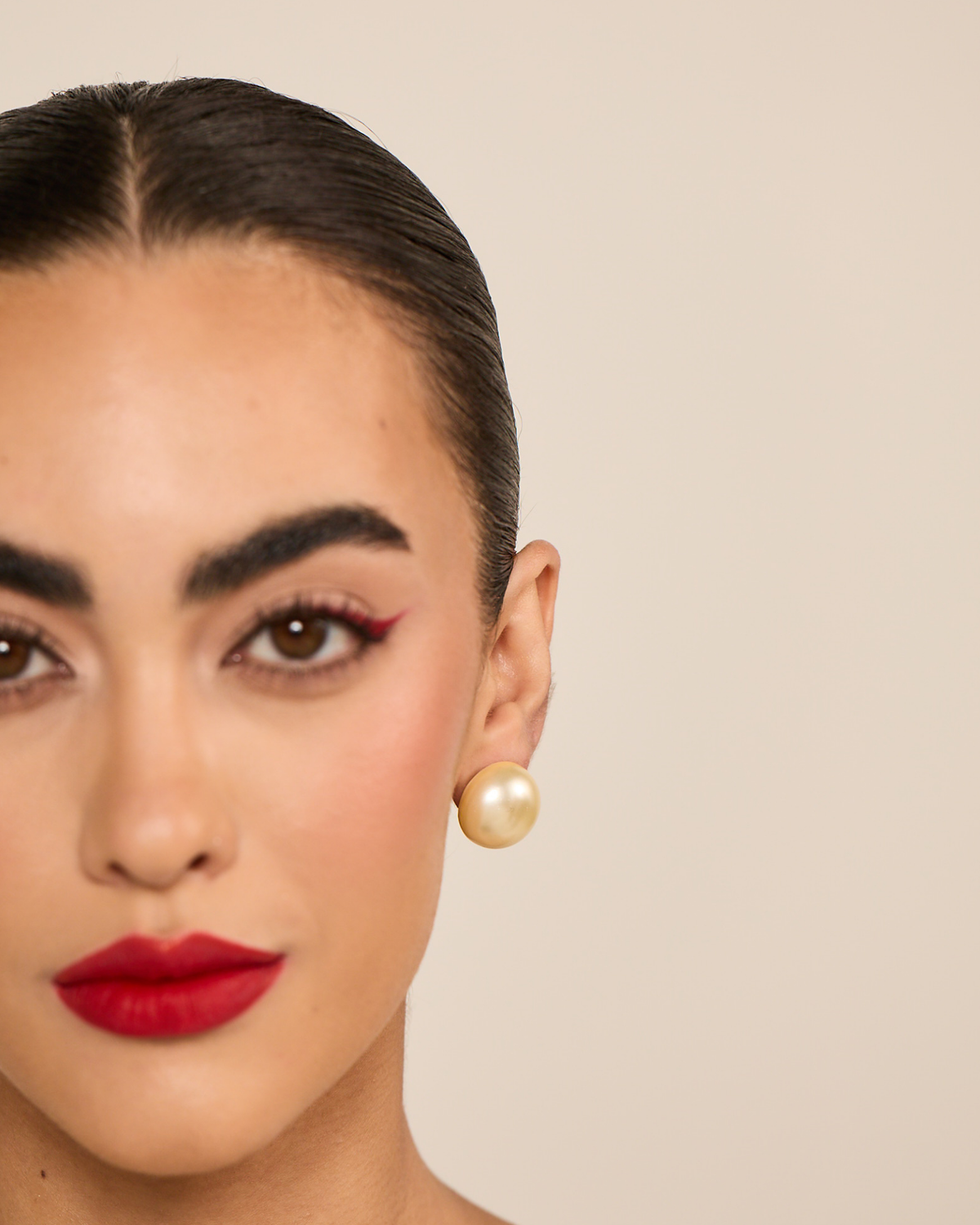 20mm Pearl Studs - Golden