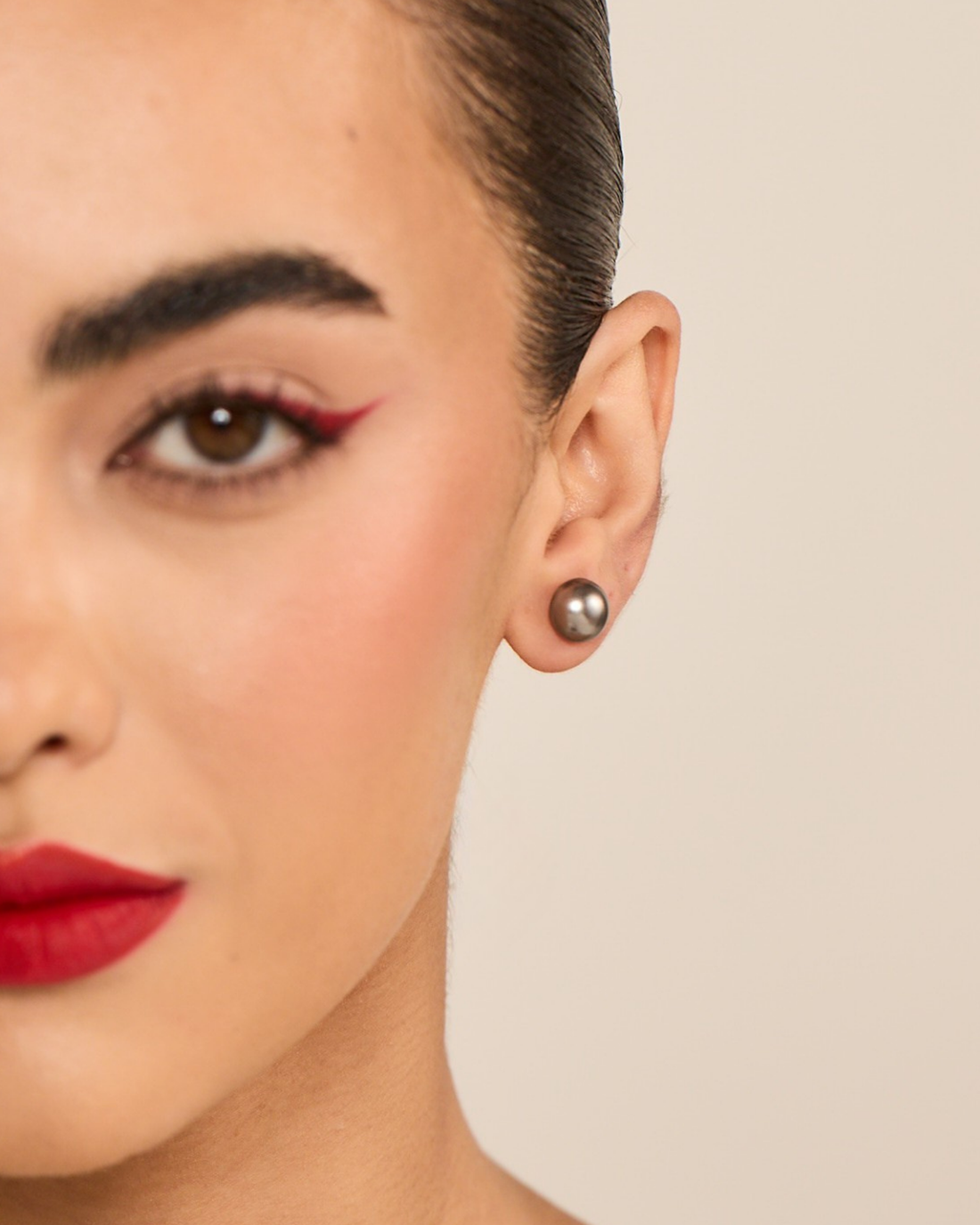 10mm Pearl Studs - Dark Silver