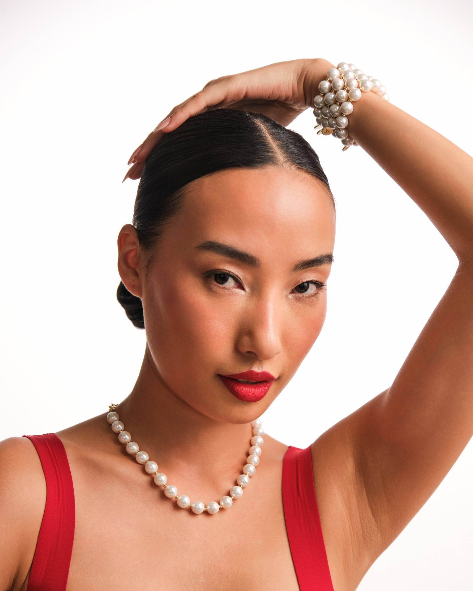 Classic Bandel Pearl Necklace