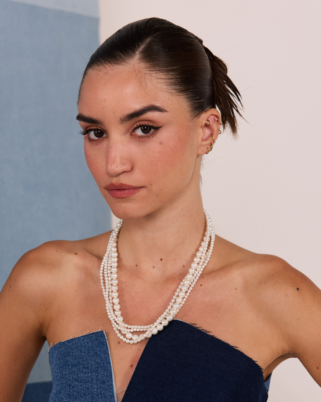 Twisted Overlap Pearls Necklace