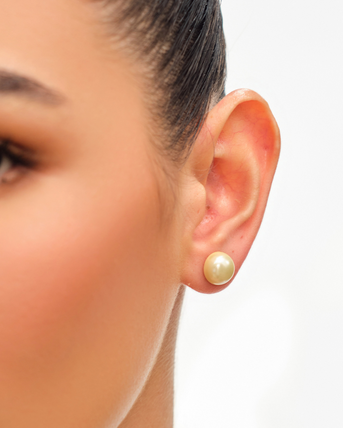 10mm Pearl Studs - Golden