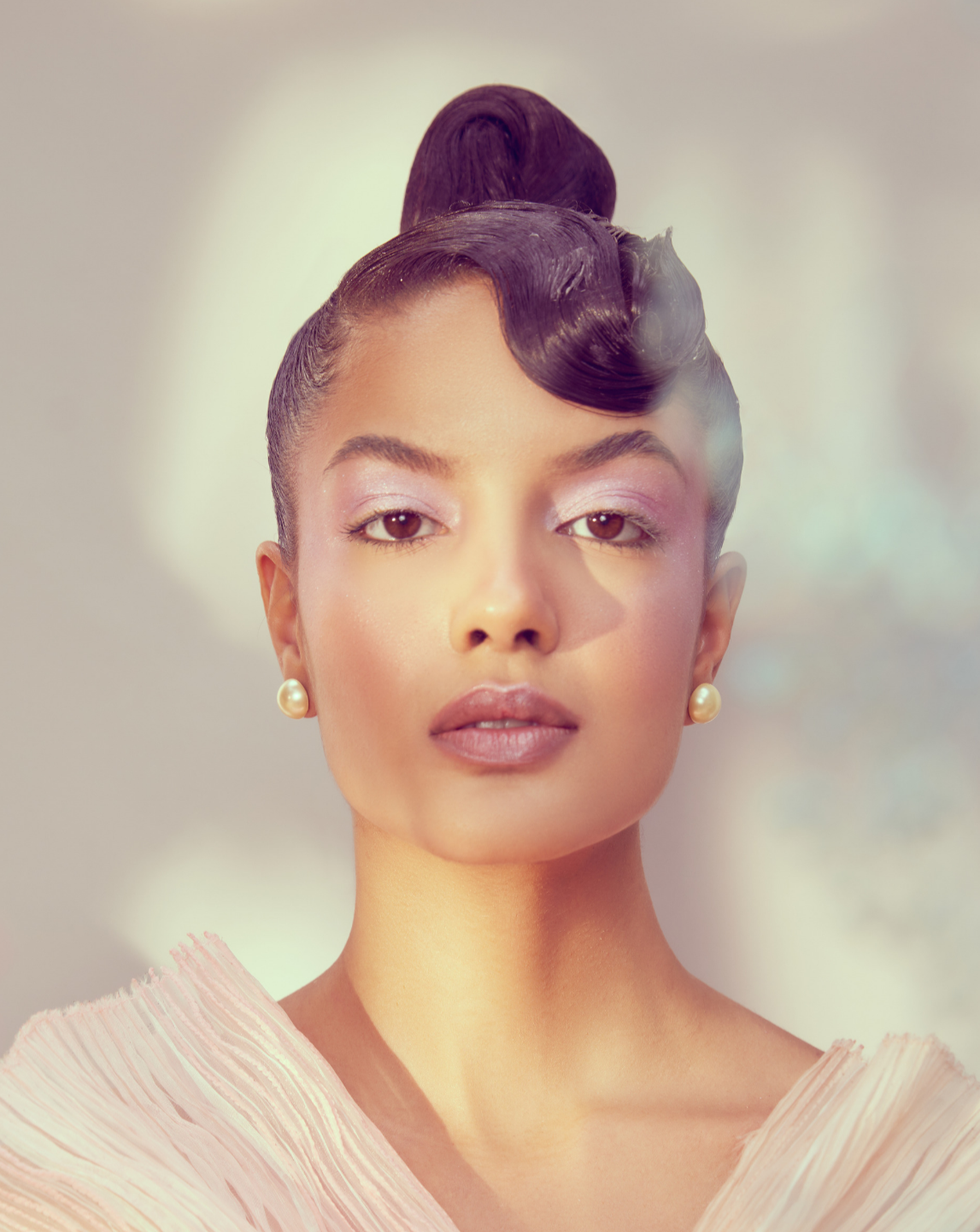 14mm Pearl Studs - Golden