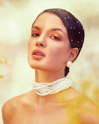 Statement Pearl Choker